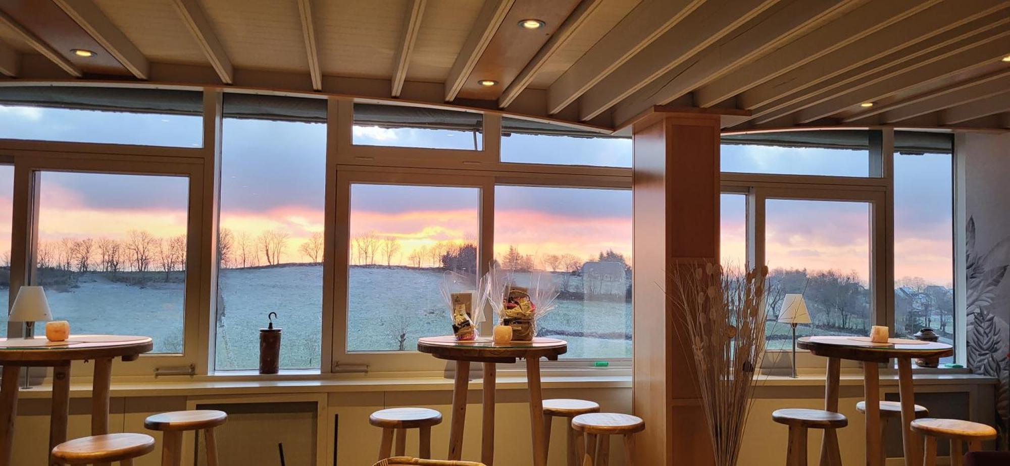 Logis Hotel Restaurant & Spa Les Remparts ซาเลส์ ภายนอก รูปภาพ