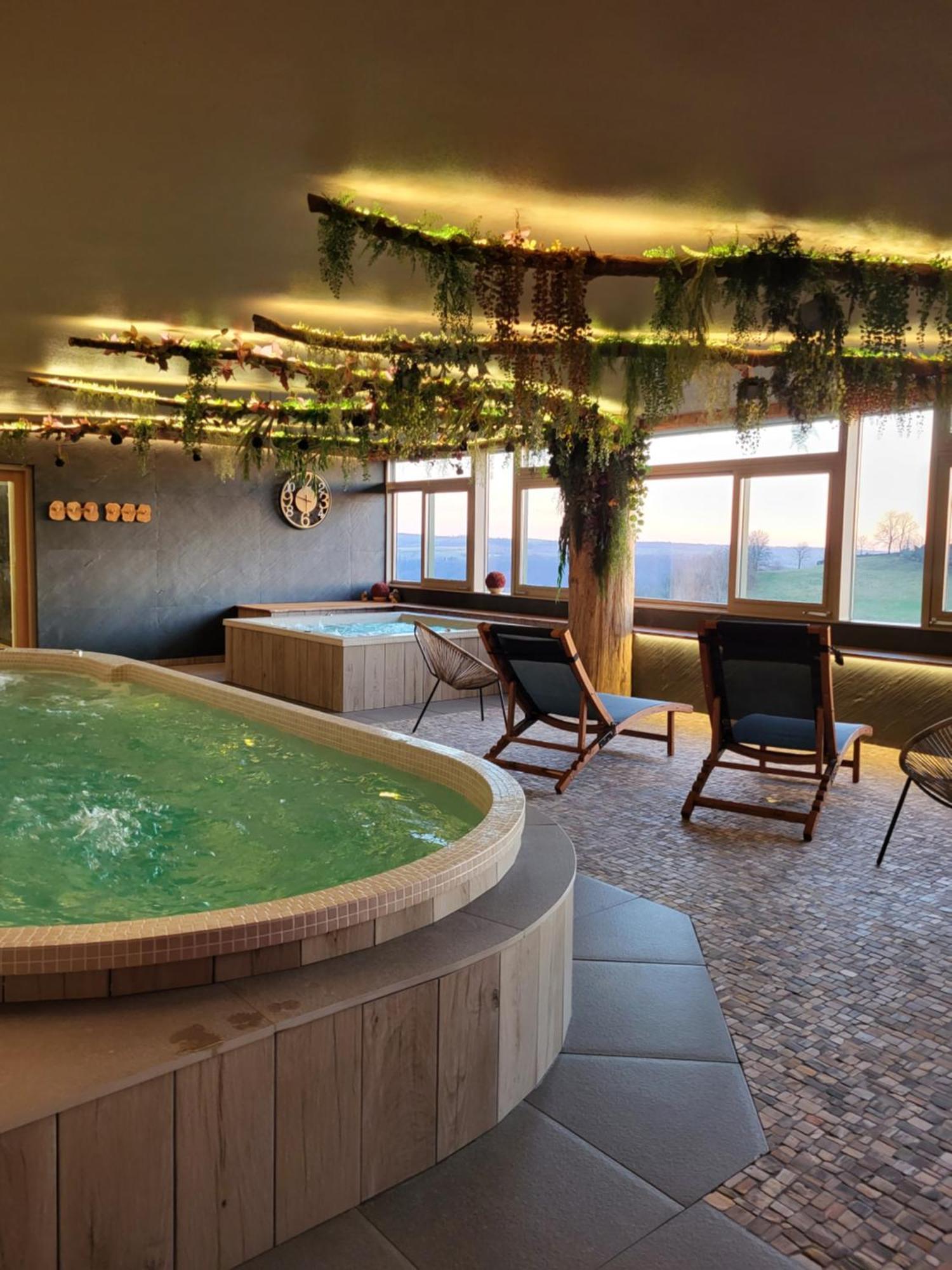 Logis Hotel Restaurant & Spa Les Remparts ซาเลส์ ภายนอก รูปภาพ