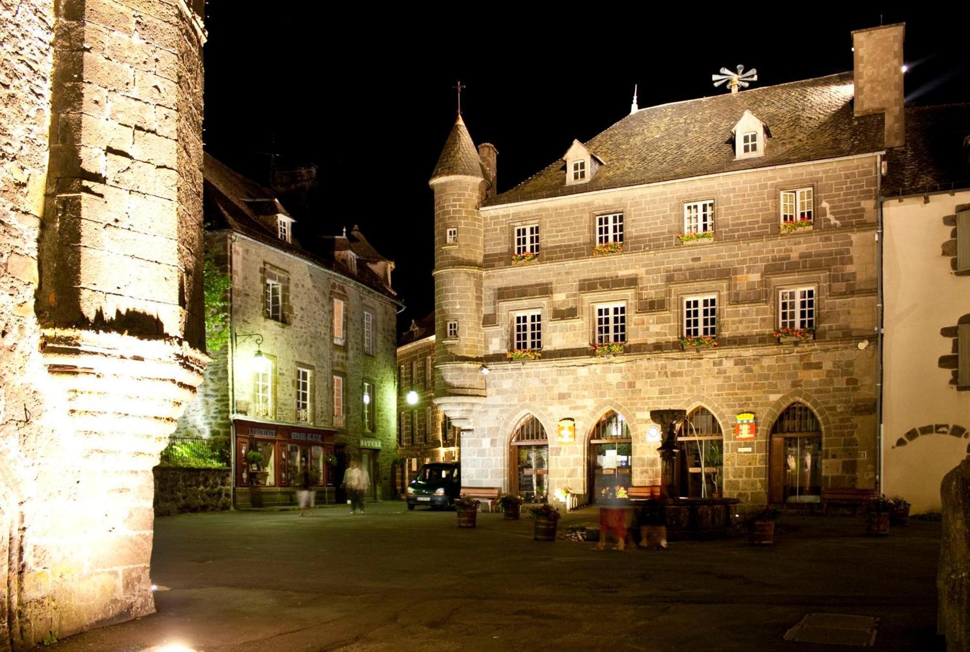 Logis Hotel Restaurant & Spa Les Remparts ซาเลส์ ภายนอก รูปภาพ