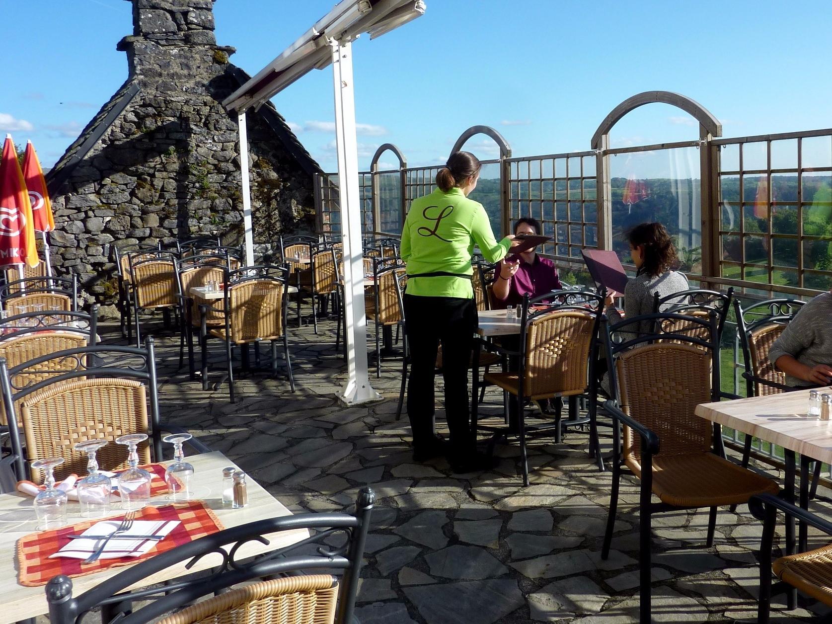 Logis Hotel Restaurant & Spa Les Remparts ซาเลส์ ภายนอก รูปภาพ